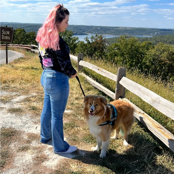 Meet your Posher, Jade - Picture 5 of 11